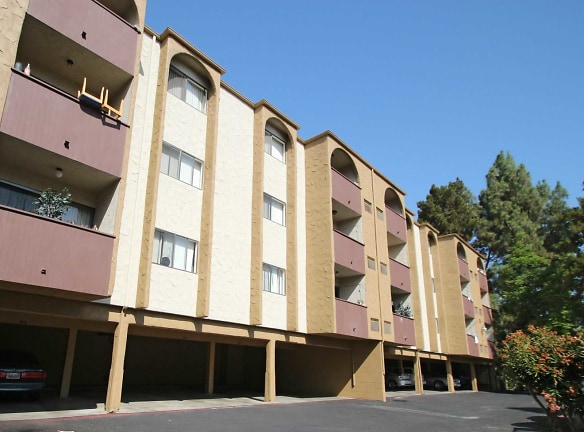 AltaCima Apartment Homes - Escondido, CA
