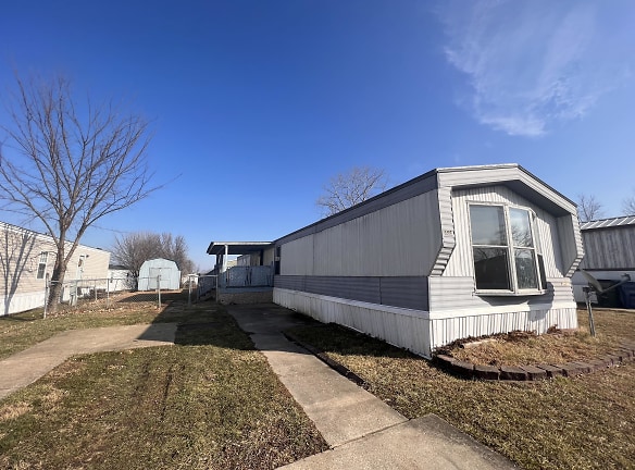 185 Pam Ct - Moscow Mills, MO