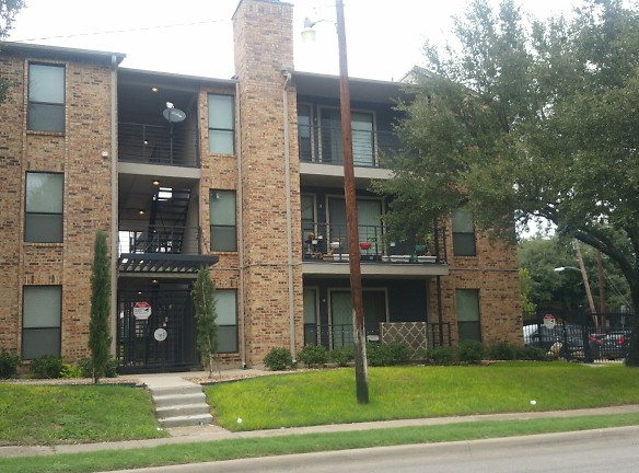 The Oaks At Live Oak Apartments - Dallas, TX