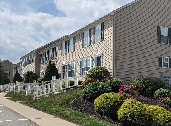 Windsor Commons Townhomes - Red Lion, PA