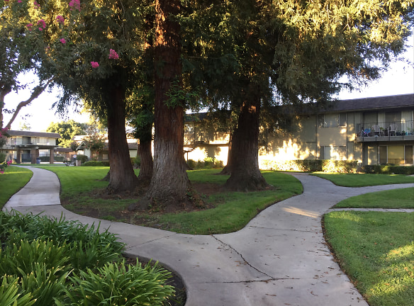 Robinhood Manor Apts Apartments - Stockton, CA
