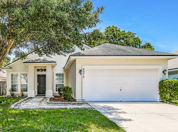 8070 Welbeck Ln - Jacksonville, FL