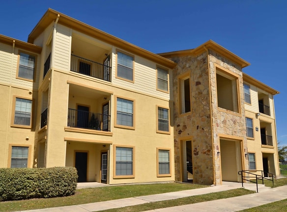 Port Royal Apartment Homes - San Antonio, TX
