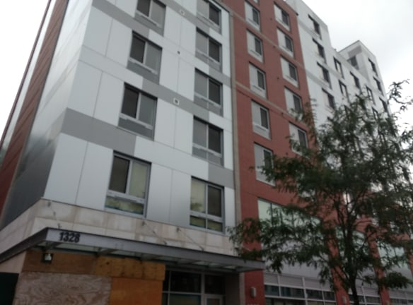 Mixed Use Building (320590311) Apartments - Brooklyn, NY