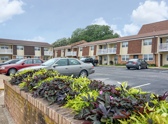 West Beach Apartments - Norfolk, VA