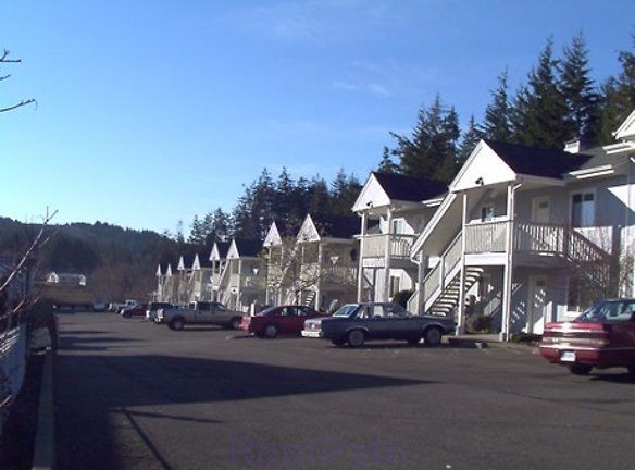 Inland Village Apartments - North Bend, OR
