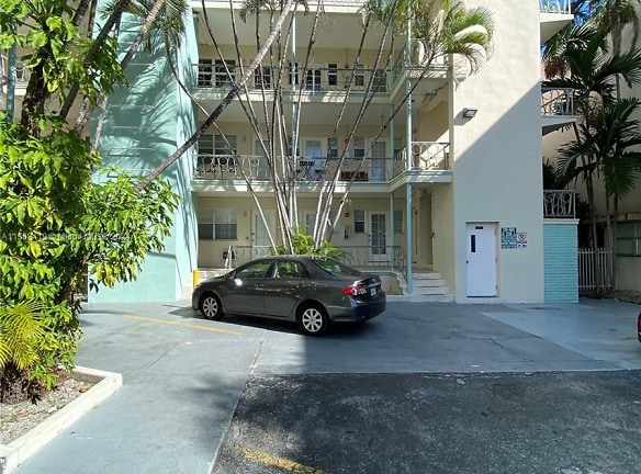 1755 Washington Ave #3B - Miami Beach, FL