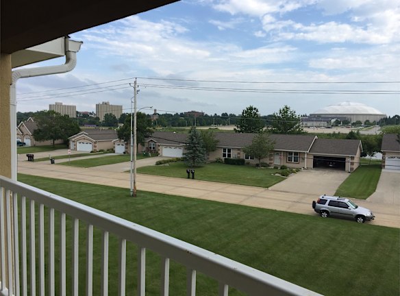 1921 W 18th St unit B5 - Cedar Falls, IA