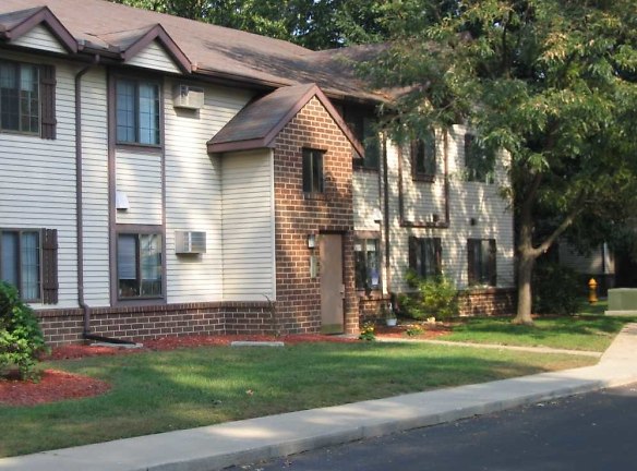 Wood Ridge Apartments And Townhomes - Toledo, OH