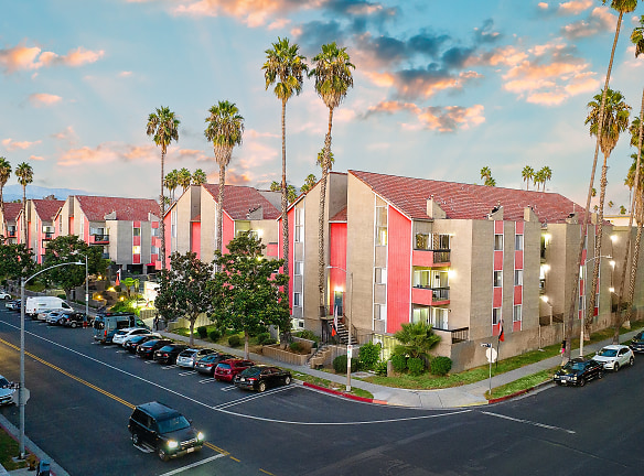 Kingsley Plaza Apartments - Los Angeles, CA