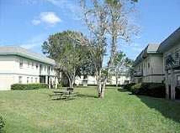 Parkview Apartments - Tampa, FL