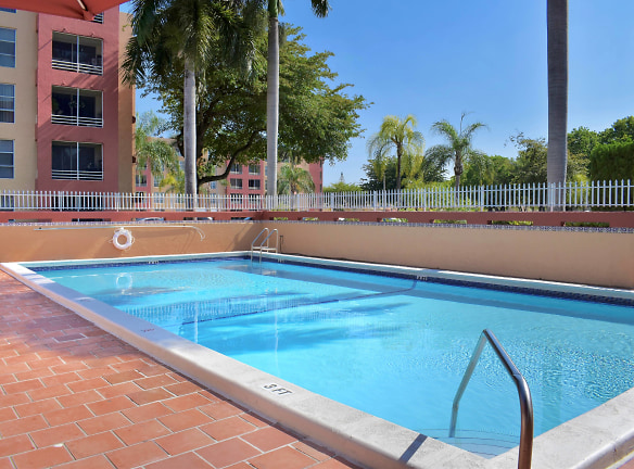 International Club Apartments - Miami, FL