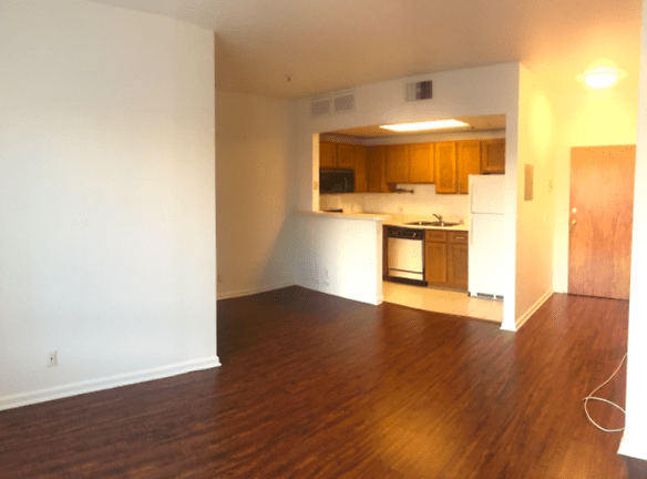 820 Mansfield Ave unit 406 - Los Angeles, CA