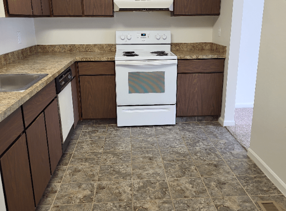 Maple South Apartments - Canton, OH