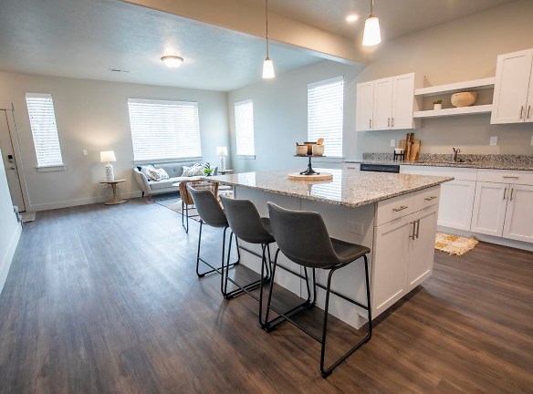 Haven Cove Townhomes - West Haven, UT