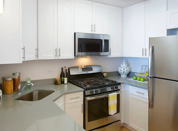 355 S End Ave unit 25L - New York, NY