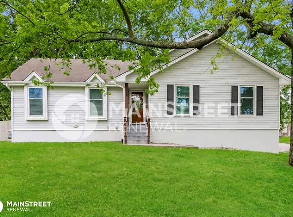 308 NW Pecan St - Blue Springs, MO