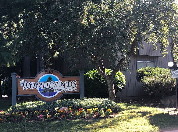 Woodland Townhouses Apartments - Medford, OR