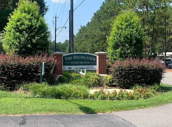 The Highlands Apartments - Southern Pines, NC