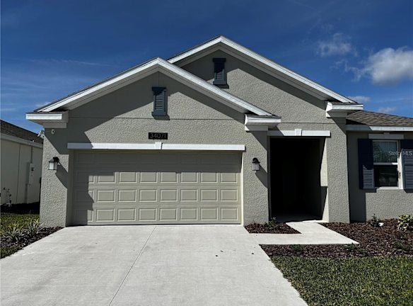 34071 Sky Blossom Cir - Leesburg, FL