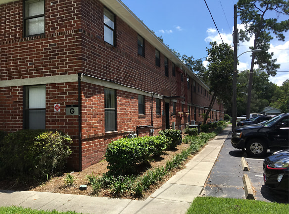College View & Manor Apartments - Gainesville, FL