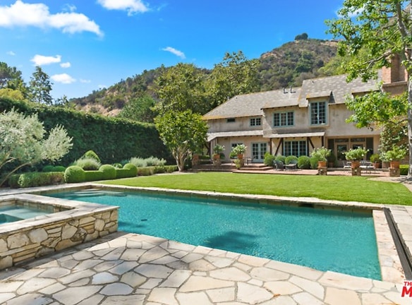 2562 Mandeville Canyon Rd - Los Angeles, CA