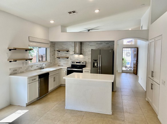 12122 N Sterling Ave - Oro Valley, AZ