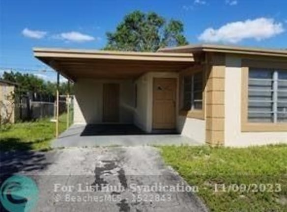 2711 NW 16th Ct - Fort Lauderdale, FL