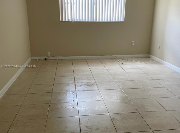 3600 NW 21st St #312 - Lauderdale Lakes, FL