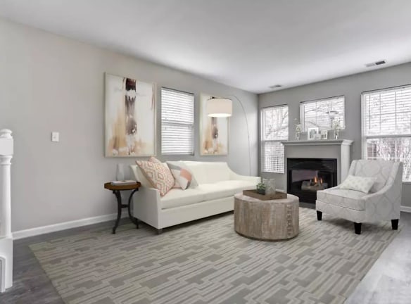 Lakeview Townhomes At Fox Valley Apartments - Aurora, IL