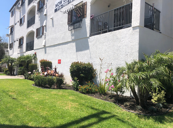 Villa La Palma Apartments - Santa Ana, CA
