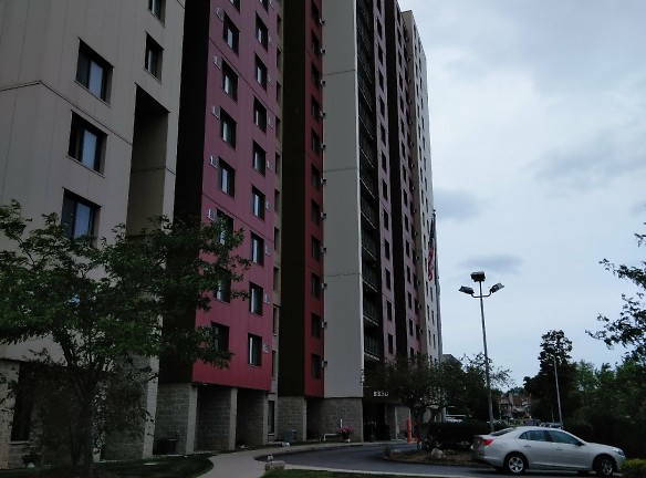 8330 On The River Apartments - Detroit, MI