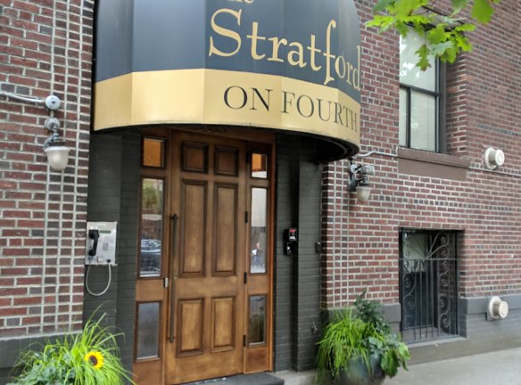 The Stratford On Fourth Apartments - Seattle, WA