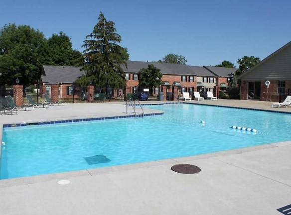 Governor Square Apartments And Townhomes - Carmel, IN