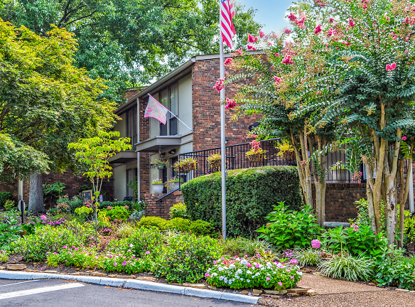West Towne Manor - Knoxville, TN