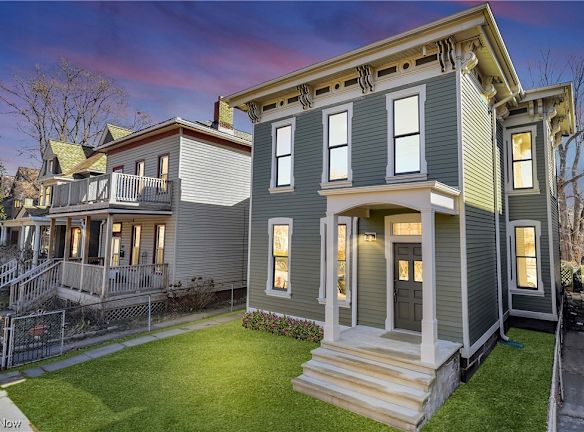 3401 Clinton Ave - Cleveland, OH