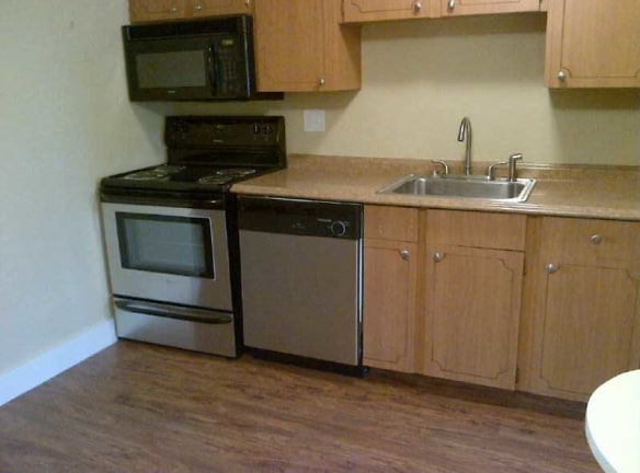 Woodmere Apartments - Englewood, CO