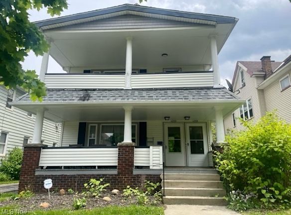 1255 Donald Ave #UP - Lakewood, OH