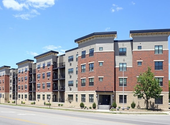 Kingston Village Apartments - Cedar Rapids, IA