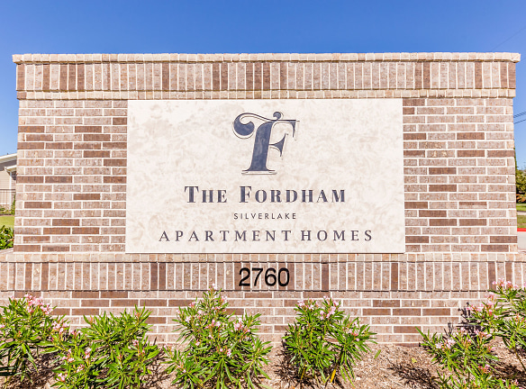 Fordham At Silverlake 55+ Luxury Senior Apartments - Pearland, TX