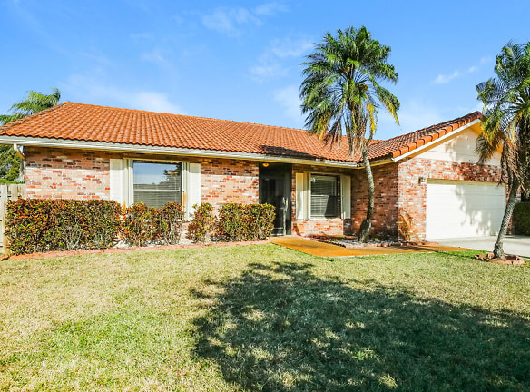 4021 NW 73rd Ave - Coral Springs, FL