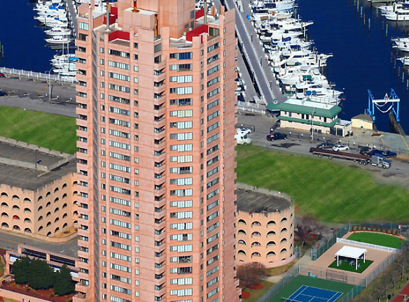 Harbor Tower Apartments - Portsmouth, VA