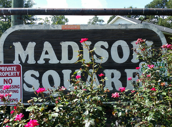 Madison Square Duplexes Apartments - Madison, GA