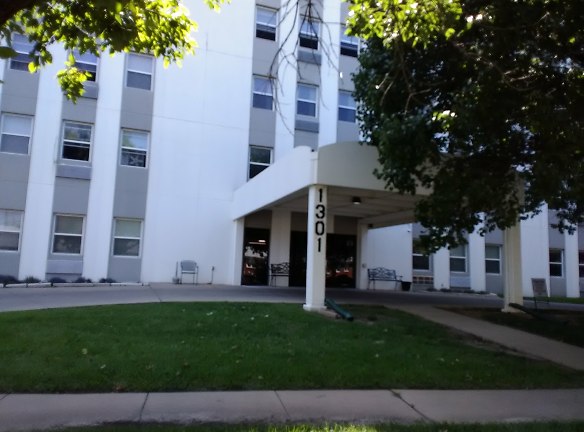 Willow Creek Manor Apartments - Wichita, KS