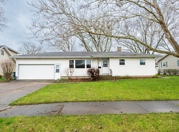 401 Michele Ave - Crown Point, IN