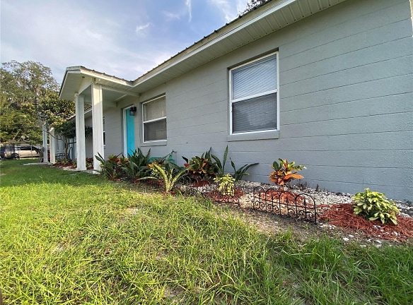 4044 Willow S Dr - Mulberry, FL