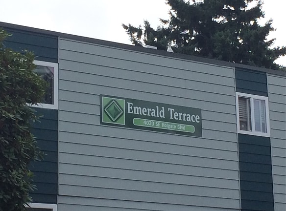 Emerald Terrace Aparment Apartments - Portland, OR
