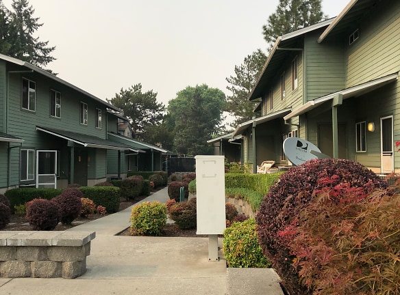 Stevens Place Apartments - Medford, OR