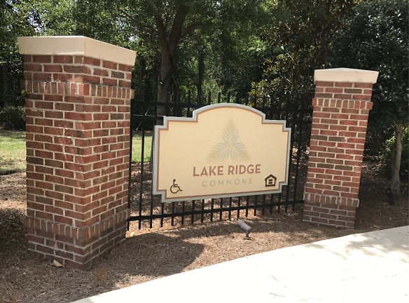 Lake Ridge Commons Apartments - Wilmington, NC