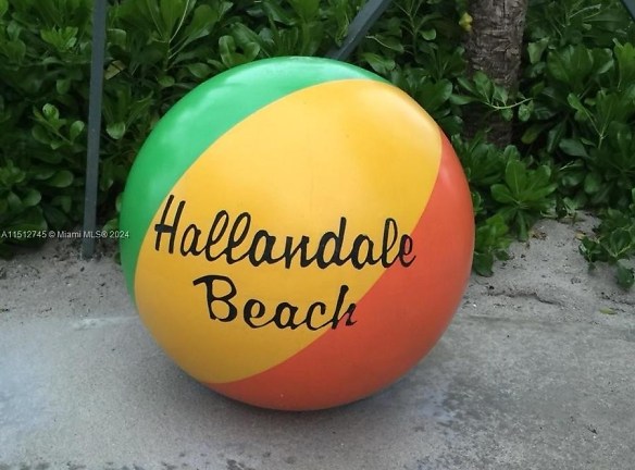 3180 S Ocean Dr #307 - Hallandale Beach, FL